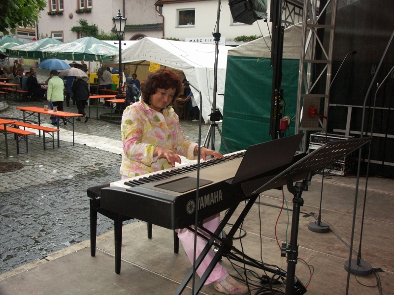 07.06.2009: Chor beim Maifest in Zwingenberg